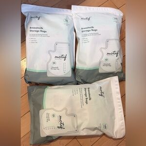 Motif Breastmilk Storage Bags 3 Packs, Nursing Supplies, Breastfeeding Supplies